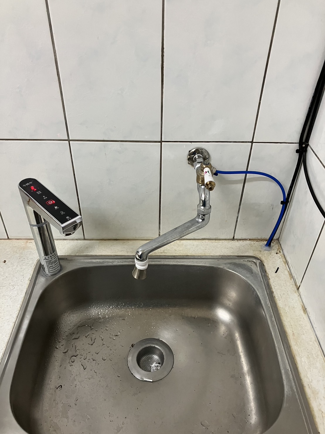 三溫觸控式廚下淨水器 | 純淨健康的廚房必備