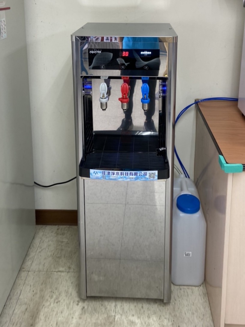 立地式飲水機